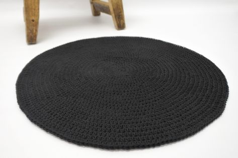 Minimalist, modern round cotton black bath rug for bathroom interior decor. If you want to see this rug from other angles, follow the link. Made this rug "NataliiaMatviienko". Bathmat Ideas Bathroom, Round Bathroom Rug, Bathroom Interior Decor, Black Bath Rug, Round Bathroom Rugs, White Bath Rugs, Round Bath Mats, Grey Round Rug, White Bathroom Rug