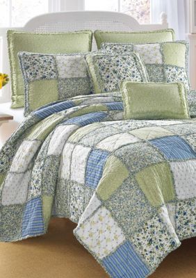 Laura Ashley Bedding, Bedspreads Comforters, Daffodil Yellow, Laura Ashley Home, Bedroom Quilts, Patchwork Quilt Patterns, Tiny House Decor, Comfortable Bedroom, Quilted Bedspreads