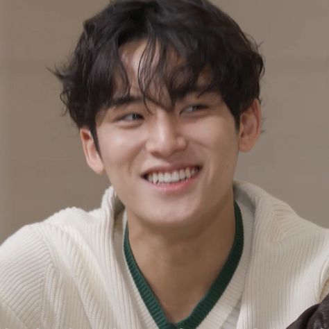 Mingyu 2x2 Picture, Mingyu Seventeen Cute, Mingyu Lq Icons, Mingyu Icons, Svt Mingyu, Smile Icon, Mingyu Svt, Seventeen Icons, Doll Eye Makeup