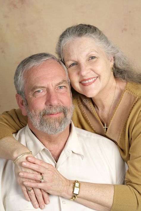 Older Couple Wedding, Old Couple Photography, Older Couple Poses, Older Couple Photography, Grandparents Photography, Couple Stock Photo, Shooting Couple, Older Couple, Family Photoshoot Poses