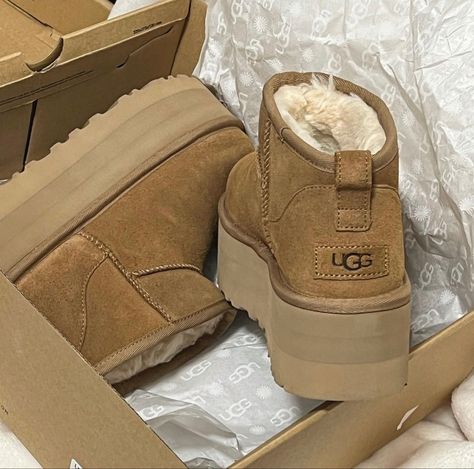 Chunky Uggs, Ugh Boots Ugg, Uggs Boots Platform, Platform Mini Uggs, Ugg’s Aesthetic, Platform Ugg’s, Uggs Fall Aesthetic, Platforms Aesthetic, Platform Ugg