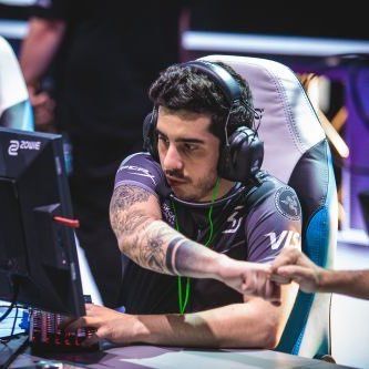 Coldzera "In 2 days (18th) i will do AMA at the @redditCSGO be there to ask things:) cya!!!" Fallen Csgo, Sk Gaming, Go Game, Steam Valve, Latest Games, Gamer Life, Event Photos, Cs Go, Street Photo