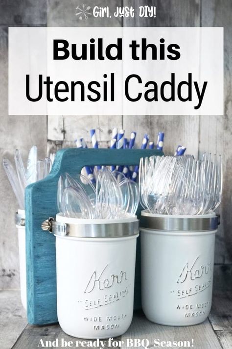 DIY Mason Jar Utensil Caddy - Perfect for BBQs or Parties - Girl, Just DIY! Easy Mason Jar Crafts Diy, Bbq Potluck, Jars Decoration Ideas, Easy Mason Jar Crafts, Jar Decorations, Neat Crafts, Camper Reno, Pint Mason Jars, Diy Mason Jar