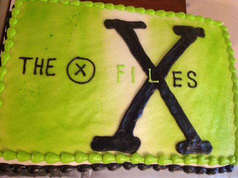 X files cake Xfiles Theme Party, Alien Party, Alien Life, Dana Scully, Disney Cakes, X Files, Themed Cakes, 50th Birthday, Meal Ideas