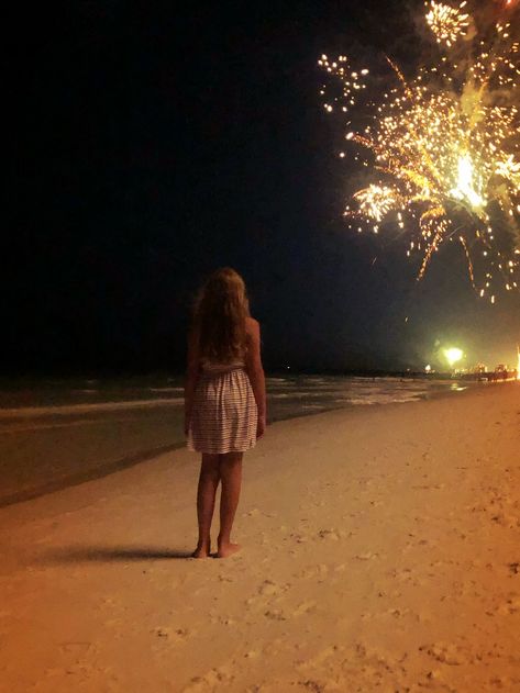 4th of July Beach Fireworks in Destin, Florida. Sparkler Photoshoot, Beach Fireworks, 4th Of July Beach, July Vibes, Florida Party, July Aesthetic, New Year Photoshoot, Florida Aesthetic, Okaloosa Island