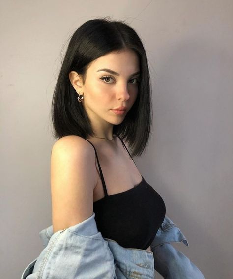 Sleek Short Hair, Black Hair Aesthetic, Hair Inspiration Long, Asian Short Hair, Hair Inspiration Short, Haircuts Straight Hair, Penteado Cabelo Curto, Hair Inspo Color, Hair Highlights