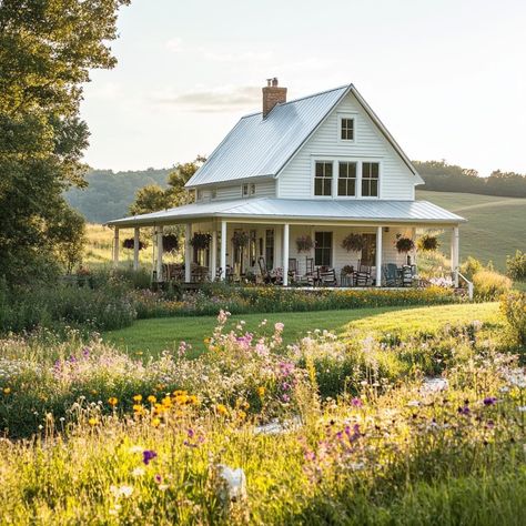 Country House Aesthetic Exterior, 1930s Farmhouse Exterior, Texas Farmhouse Aesthetic, Small White Country House, Farm Aesthetic Country Living House, White Country Home Exterior, Future House Farmhouse, Old New England Farmhouse, Cottage House With Porch