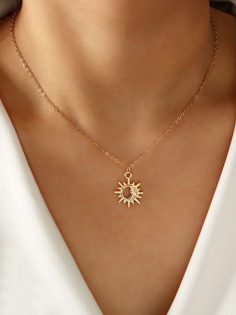 Sun Pendant Necklace Sun And Moon Necklace, Moon Pendant Necklace, Fancy Jewellery, Jewelry Lookbook, Girly Jewelry, Sun And Moon, Silver Drop Earrings, Pendant Design, Moon Pendant