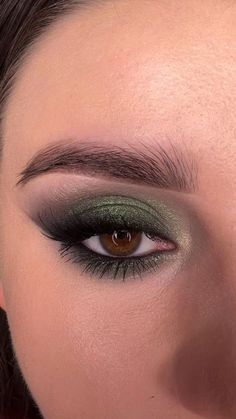 Green Dress Wedding Makeup, Eye Makeup For Green Dress Simple, Green Eye Makeup Brown Eyes, Green Dress Makeup, Clean Girl Look, Makeup Classes, Hair Tricks, Green Wedding Dresses, Simple Eyeshadow