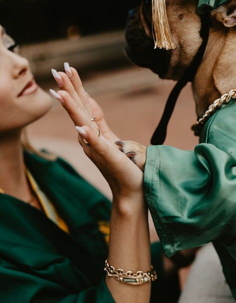 dog graduation usf Vet Senior Pictures, Vet Graduation Pictures, Senior Photoshoot Ideas With Dog, Graduation Picture Ideas With Dog, Vet Tech Graduation Pictures, Vet School Graduation, Puppy Graduation Pictures, Graduation Picture With Dog, Graduation Photoshoot With Dog