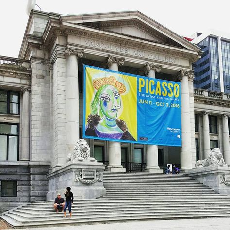 vancouver art gallery Public Plaza, Interesting Things To Do, Galleries Architecture, Vancouver Art Gallery, Canada Vancouver, Video Garden, Stanley Park, Vancouver Bc Canada, West Vancouver