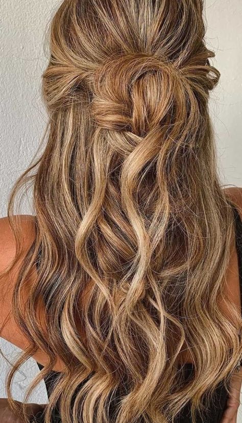 Grad Hairstyles, Gorgeous Wedding Hairstyles, Formal Hairstyles For Long Hair, Wedding Readings, Simple Prom Hair, Ball Hairstyles, Hoco Hairstyles, Graduation Hairstyles, Dance Hairstyles