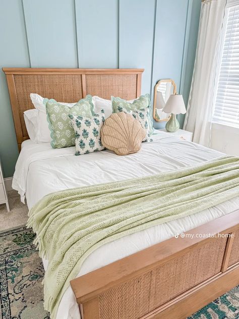 Coastal Grandmother Bedroom, Bedroom Coastal, Amazon Home Finds, Aesthetic Coastal, Grand Millennial, Coastal Aesthetic, Home Finds, Coastal Grandmother, Coastal Bedrooms