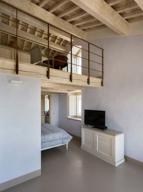 Farmhouse upon the hills of Senigallia - Architetto Sergio Marinelli Photovoltaic Panels, Architectural House Plans, Small Windows, City House, Wooden House, Staircase Design, The Hills, Little Houses, Two Bedroom