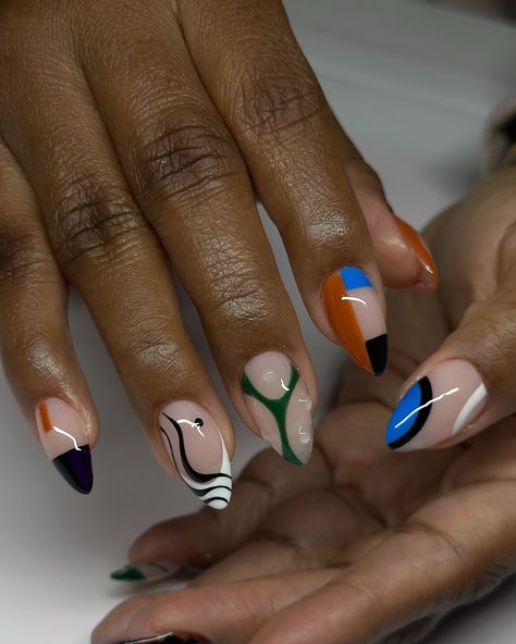 Happy Monday!!🥰❤️ Winter Designs Nails, Green Crome Nails Acrylic, Nail New Year Design, Nail Designs In Green, Different Nails On Each Hand, Cool Nail Inspo 2024, Complicated Nails, Summer Christmas Nails, Jamaican Nail Designs