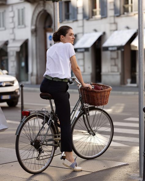 Scott Schuman | Ok! Milan just won’t stop being fabulous 🤷🏼‍♂️ | Instagram Scott Schuman, Bicycle Chic, July 11, Milan, Fashion Looks, Instagram Profile, Bicycle, Style Inspiration, Log In