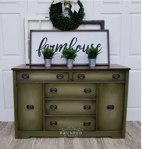 done in a mix of Dixie Belle Paint Company in collard greens and burlap. Painted Buffet Ideas, Blended Furniture, Antique Buffet Makeover, Renovated Furniture, Painted Furniture Ideas, Florida Kitchen, Green Painted Furniture, Furniture Colors, Buffet Makeover