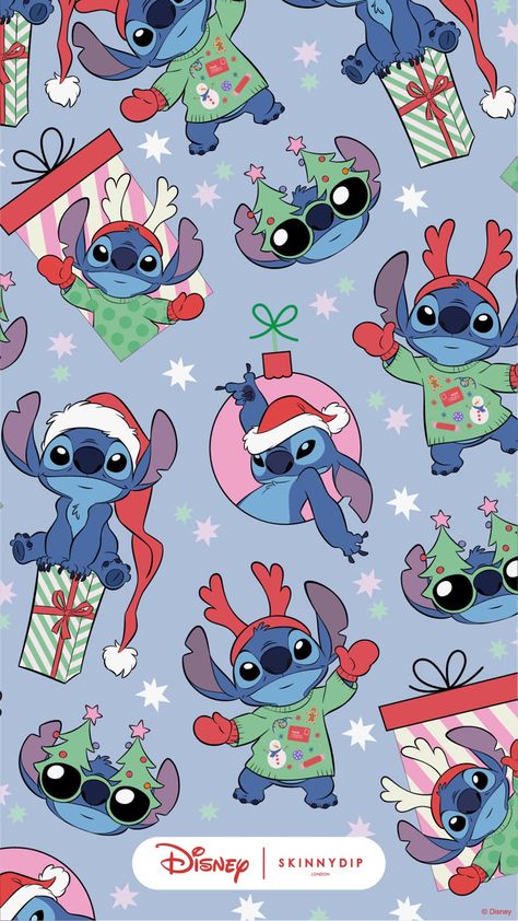 Merry Stitchmas Wallpaper, Christmas Wallpapers Aesthetic Ipad, Disney Christmas Wallpaper Stitch, Cute Stitch Christmas Wallpaper, Christmas Stitch Wallpaper Iphone, Wallpaper Aesthetic Natal, Christmas Disney Wallpaper Iphone, Stitch Christmas Wallpaper Iphone, Stitch Wallpaper Christmas