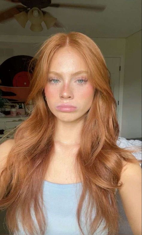 Ginger Model Woman, Ginger Gloss Hair, Hair Inspo Color Ginger, Ginger Haircut Ideas, Cute Hairstyles For Redheads, Very Light Ginger Hair, Ginger Hair Color Dye, Strawberry Blonde Model, Ginger Hair Natural Redhead