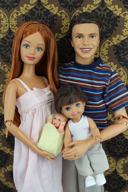 Remembering The Happy Family... Barbie Doll Family, Pregnant Barbie, Munchkin Land, Barbie Happy Family, Accessoires Barbie, Barbie Kids, Happy Families, Baby Barbie, Diy Barbie Clothes