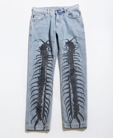 Bleach Stained Jeans, Bleach Dyed Pants, Unique Pants Women, Screen Print Jeans, Painted Pants Outfit, Painted Jeans Diy Ideas Y2k, Screen Printed Jeans, Painting Pants Aesthetic, Bleach Jeans Design