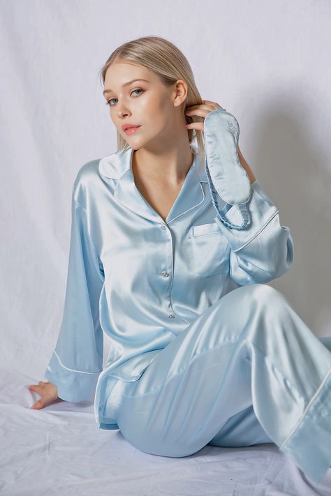 Blue Satin Pajamas, Classy Loungewear, Lace Camisole Top, Silk Pajama, Trendy Dress Outfits, Silk Pajama Set, Satin Roses, Satin Pants, Satin Pyjama Set