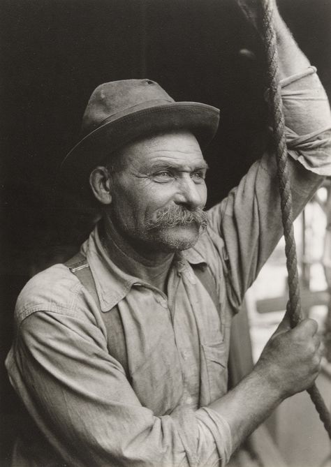 Lewis Wickes Hine, Joel Meyerowitz, Josef Sudek, Straight Photography, Lewis Hine, William Klein, Berenice Abbott, Antique Photography, Edward Weston