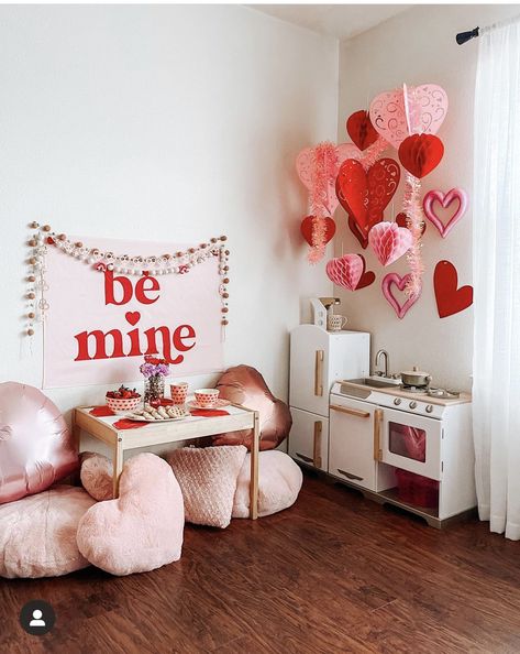 Valentines Day Playroom, Valentines Playroom Decor, Kids Bedroom Decor Ideas, Valentines Theme Party, Galentines Brunch, Family Valentines, Vday Decor, Valentines 2024, Ecofriendly Crafts