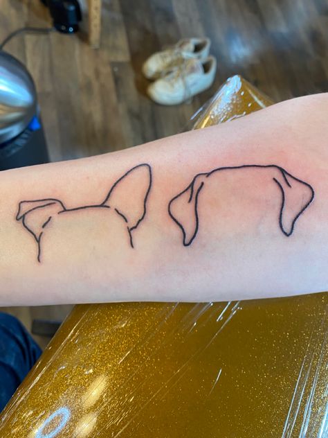 Lab Outline Tattoo, Lab Tattoo Ideas, Lab Tattoo, Tattoo Prints, Small Dog Tattoos, Small Couple Tattoos, Outline Tattoo, Simplistic Tattoos, Dog Tattoos