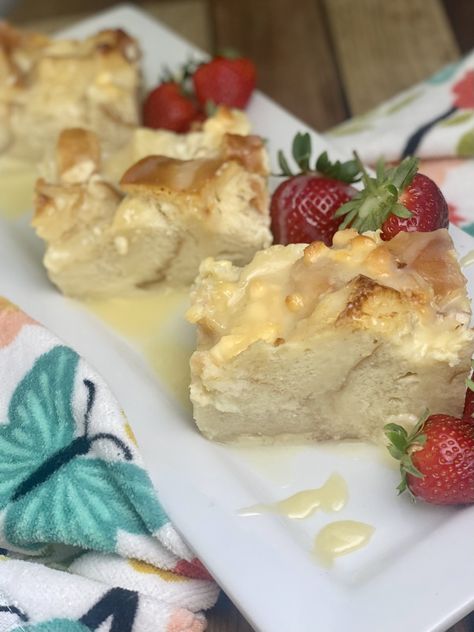 White Choc Bread Pudding, Mexican Hot Chocolate Bread Pudding, Coquito Bread Pudding, Bread Pudding Recipe With Rum Sauce, White Chocolate Bread Pudding Recipe, Rum Bread Pudding, Raspberry Bread Pudding, White Chocolate Bread, Chocolate Chip Bread Pudding