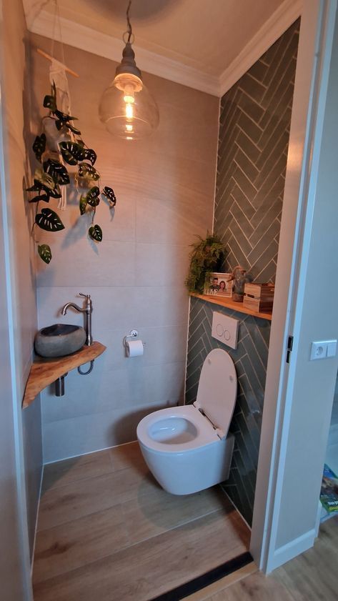 Small Toilet Room Tile Ideas, Small Tiny Bathroom Ideas, Animal Crossing Bathroom Ideas, Adopt Me Bathroom Ideas, Adorable Home Bathroom, Tub And Shower Bathroom, Acnh Bathroom Ideas, Animal Crossing Bathroom, Mini Wc