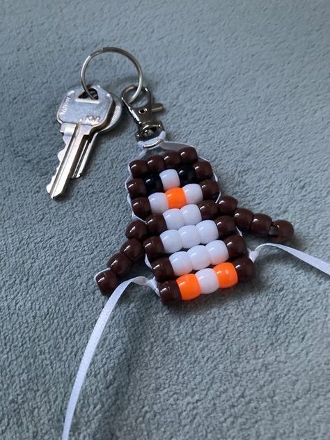 Bead Animal Keychain - Etsy #BeadingPatterns #BeadPattern #BeadPatternsEasy #BeadPatternsAnimals #EasyPerlerBeadPatterns Pony Bead Ideas, Bead Animal Keychain, Pony Bead Patterns Easy, Bead Animals Patterns Easy, Bead Figures, Beaded Keychains Patterns, Bead Pets, Pony Bead Jewelry, Bead Buddies