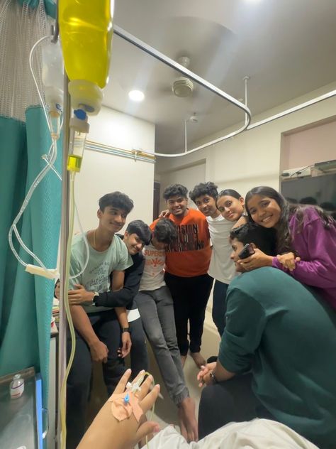 Hospital With Friends, Hospital Snap Story, Fake Hospitalized Snaps, Saline Hand Hospital Snapchat, Best Friend Snap, Admit In Hospital Hand Snap, Hospital Fake Story, Hospital Snapchat Stories, Hospital Friends