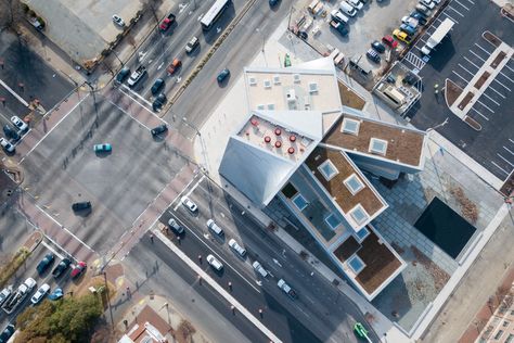 Steven Holl's Institute for Contemporary Art comprises sculptural blocks of zinc and translucent glass Steven Holl Architecture, Foundation Drawing, Drawing Studio, Theater Architecture, Music House, Virginia Commonwealth University, Steven Holl, Art Foundation, Institute Of Contemporary Art