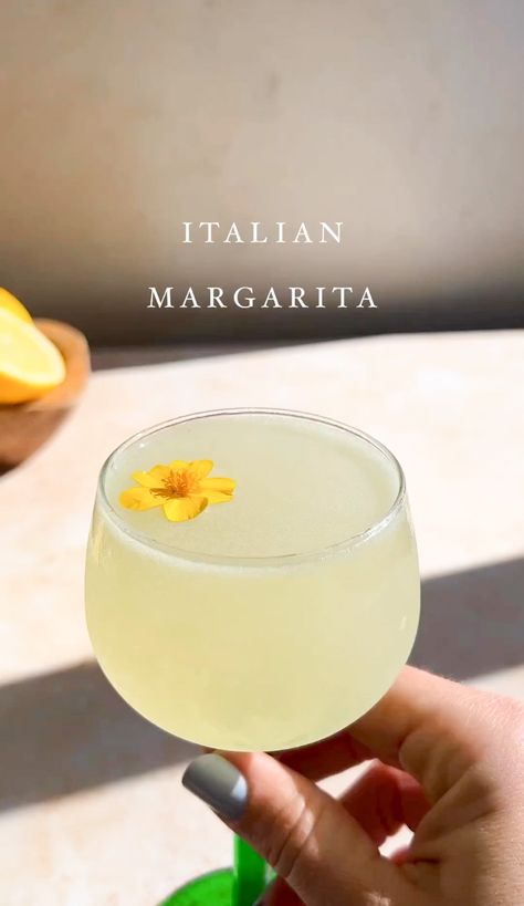 Authentic Italian Margarita Recipe: How to Make the Perfect Classic Cocktail | Hardcore Italians Italian Bar Food, Cocktails Recipes Videos, Join Jules, Love In Portofino, Italian Margarita, Iced Tea Recipes Homemade, Low Carb Cocktails, Famous Drinks, Glass Garnish