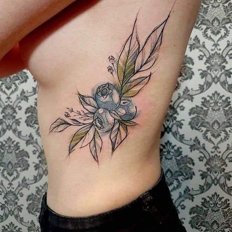 Blueberry Tattoo, Tattoo Fairy, Tattoo Hip, Fruit Tattoo, Mother Nature Tattoos, Kunst Tattoos, Watercolor Tattoo Flower, Tattoo Back, Tattoo Flowers