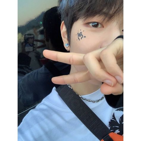 Seungmin Tattoo, Straykids In, Stray Kids Seungmin, Hair Today, Lee Min Ho, Behind Ear Tattoo, Lee Know, Instagram Update, Shinee