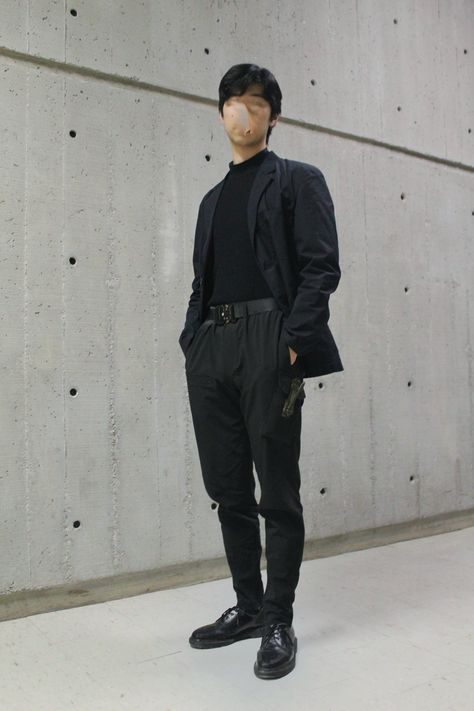 Uniqlo U cotton jacket, Uniqlo U mockneck sweater, belt, 0608wear pants, Dr. Martens Mockneck Outfits Men, Black Pants And Sweater Outfit, Black Trousers Outfit Man, Belt Outfit Men, Dr Martens Outfit Men, Dr Martens Men Outfit, Black Trousers Outfit, Trousers Outfit Men, Uniqlo Outfit