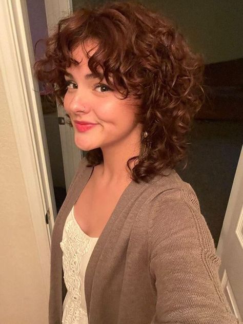 #Stylish_Short_Wolf_Haircut_Ideas #How_To_Improve_At_Stylish_Short_Wolf_Haircut_Ideas_In_60_Minutes Short Wolf Haircut, Shaggy Curly Hair, Short Curly Hair Styles, Natural Curly Hair Cuts, Wolf Haircut, Curly Hair Photos, Hair Inspiration Short, Short Curly Haircuts, Haircuts For Wavy Hair