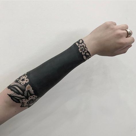 Rihanna Tattoo, Forearm Cover Up Tattoos, Tattoo Advice, Black Sleeve Tattoo, Phönix Tattoo, Solid Black Tattoo, Black Tattoo Cover Up, Blackout Tattoo, Cool Forearm Tattoos