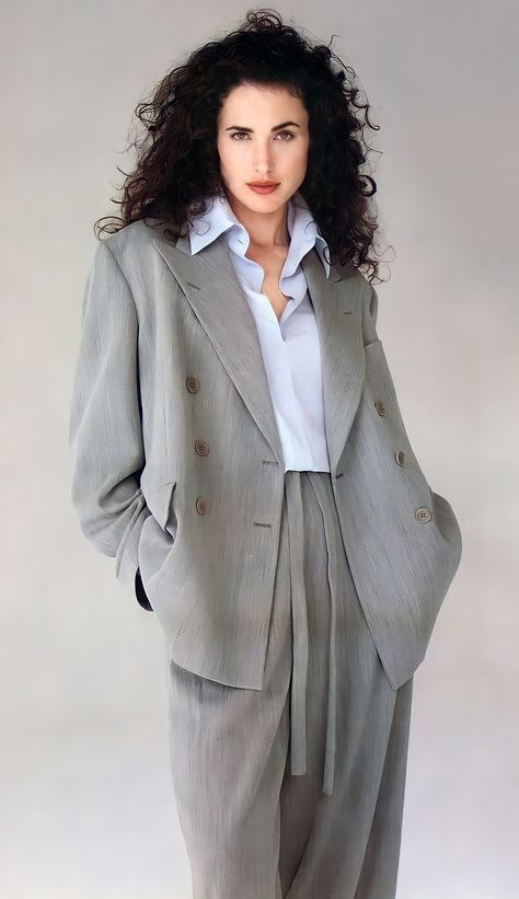 Inferno Lady, Andie Macdowell Style, Andy Mcdowell, Jazz Girl, Andie Mcdowell, Crazy Curly Hair, Andie Macdowell, New York City Aesthetic, Margaret Qualley