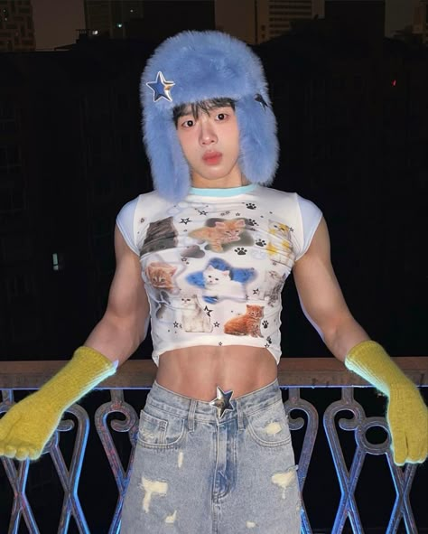 Coquette Boy Outfit, Boys Outfits Aesthetic, Harajuku Fashion Men, Harajuku Boy, Harajuku Men, Genderless Fashion, Queer Fashion, 2000s Fashion Outfits, Poses References