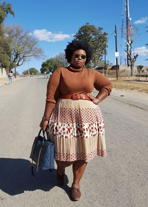 Finally, A Book Dedicated To Diverse Plus-Size Street Style #refinery29 https://www.refinery29.com/en-gb/plus-size-street-style-book# Plus Size Street Style, Plus Size Outfits Casual, Hipster Grunge, Fashion Office, Character References, Plus Size Brands, Plus Size Vintage, Looks Black, Plus Size Kleidung