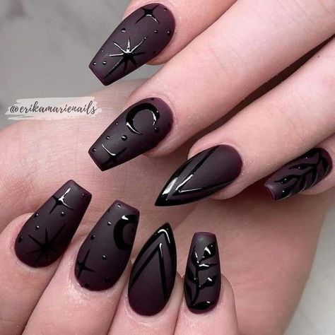 Black Witch Nails Acrylic, Wiccan Nails Designs, Witchy Dip Nails, Moody Valentines Day Nails, Witchy Nails Coffin Shape, Witch Craft Nails, Gothic Coffin Nail Ideas, Witchy Winter Nails, Gothic Fall Nails