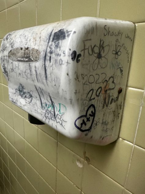 #school #schoolbathroom #aesthetic #grunge #2023 School Vandalism, School Bathroom Aesthetic, School Bathroom, Broken Wings, Junior Year, Boarding School, Visual Representation, Cute Drawings, Graffiti