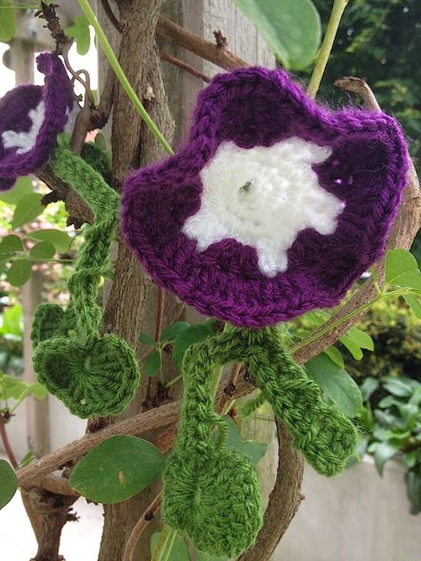 Illuminate Crochet: Crochet Morning Glory Garland Morning Glory Crochet Pattern Free, Crochet Vines And Flowers, Morning Glory Crochet, Bell Flowers Crochet, Crochet Lilly Of The Valley Hanging, Morning Glory Flowers, Nature Motifs, Crochet Garland, Foundation Single Crochet