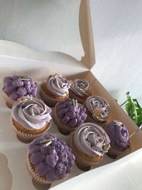 Muffins Purple Muffins, Cupcakes Purple, Easy Cupcakes Decoration, Easy Cupcakes, Cupcakes Decoration, Mini Cupcakes, Muffins, Birthday Cake, Cake