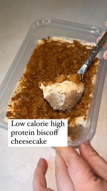 Low Calorie Biscoff Recipes, High Protein No Bake Cheesecake, Low Cal High Protein Cheesecake, Healthy Biscoff Cheesecake, Biscoff Protein, High Protein Cheesecake Greek Yogurt, Low Calorie Cheesecake, Devotion Nutrition, Easy Protein Meals