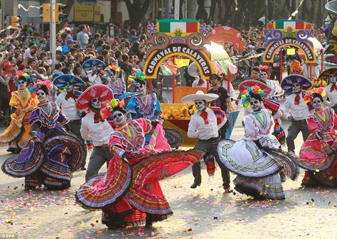 People dressed as skeletons and Mexican popular character Catrina participate in a parade to mark the Day of the Dead in Mexico City, Mexico on Saturday. The Calavera Catrina, or 'Dapper Skeleton', is the most representative image of the Day of the Dead, a indigenous festivity that honours ancestors Mexican Day Of The Dead, Mexico Festival, Mexican Festival, Day Of The Dead Mexico, Mexico Photography Culture, Day Of The Dead Festival, Day Of The Dead Photography, Vintage Witch Photos, Festival Of The Dead