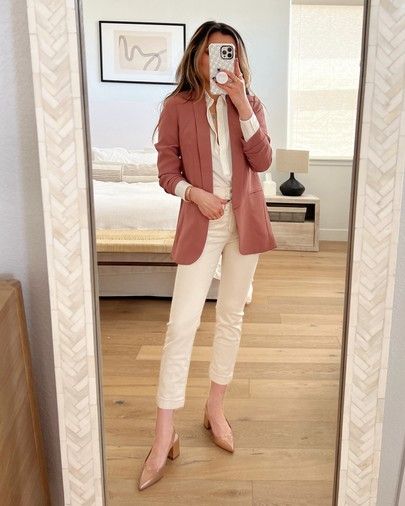 White Blazer Outfit Work, White Blazer Outfit, Pink Blazer Outfit, White Blazer Outfits, Conference Outfit, Summer Work Wear, White Pants Outfit, Work Wear Outfits, Corporate Attire